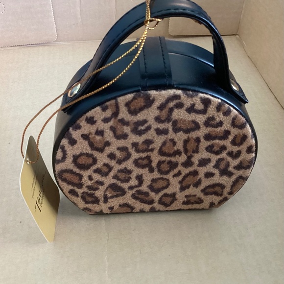 Tuscan Travel Jewellery Case - Picture 6 of 6